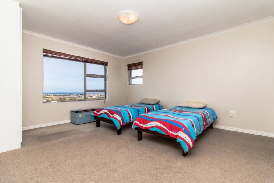 To Let 6 Bedroom Property for Rent in Bettys Bay Western Cape